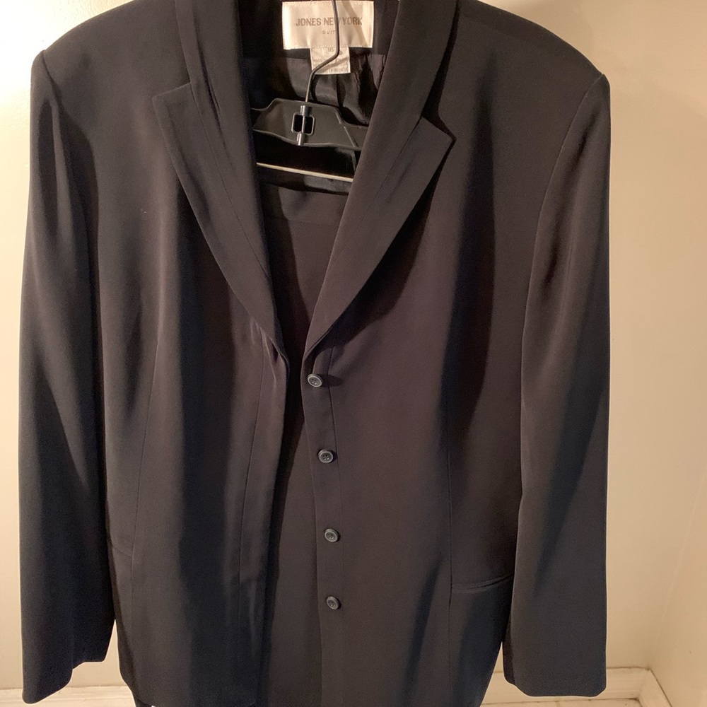 Jones New York Suit: Size 16: Black:  Good Used Condition